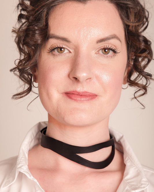 The Crescent Collar Black