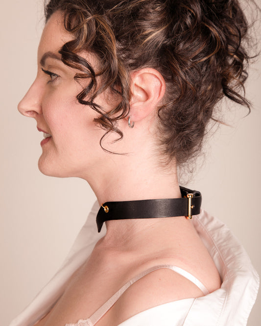The Vesper Collar Black