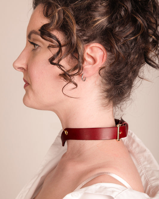 The Vesper Collar Oxblood