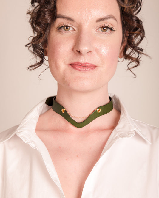 The Vesper Collar Olive