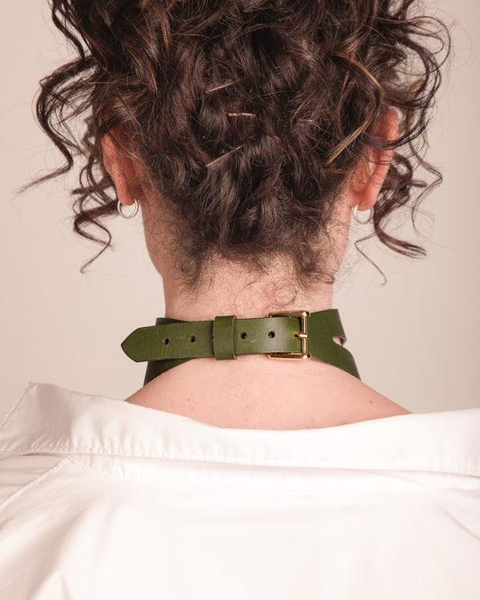 The Axis Collar Olive